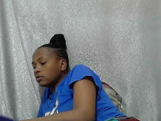 Caroldoly live cam on BongaCams