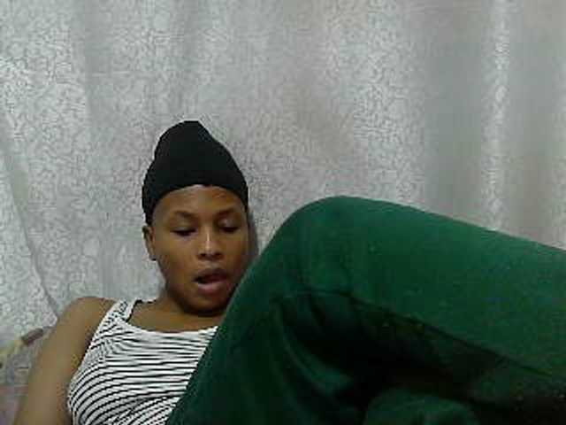 Caroldoly live cam on BongaCams