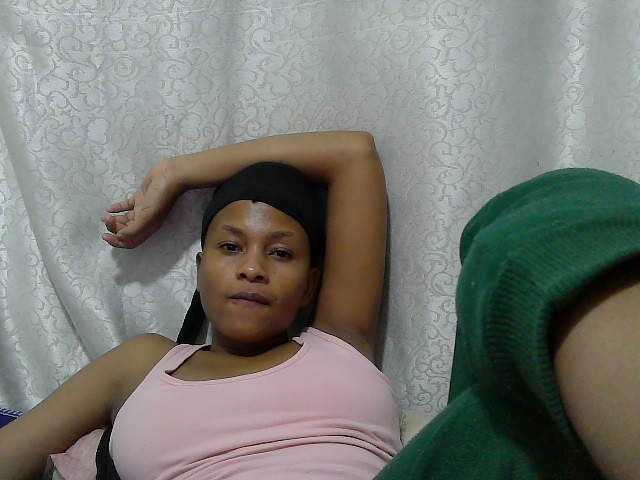 Caroldoly live cam on BongaCams
