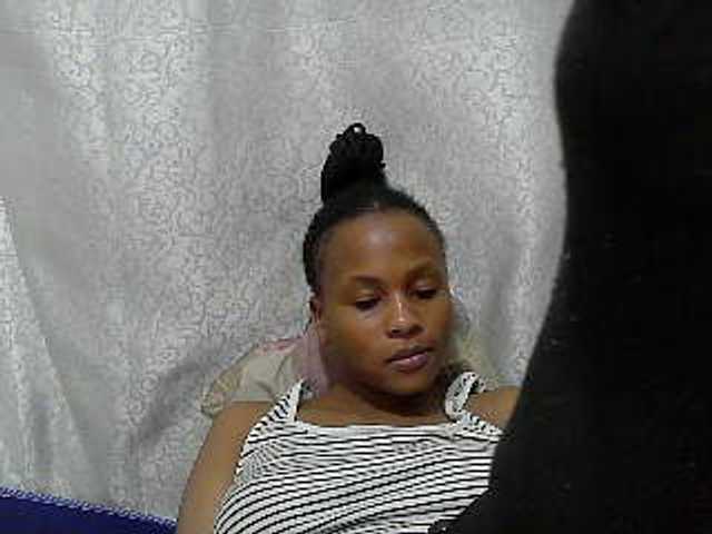 Caroldoly live cam on BongaCams