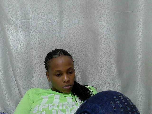 Caroldoly live cam on BongaCams