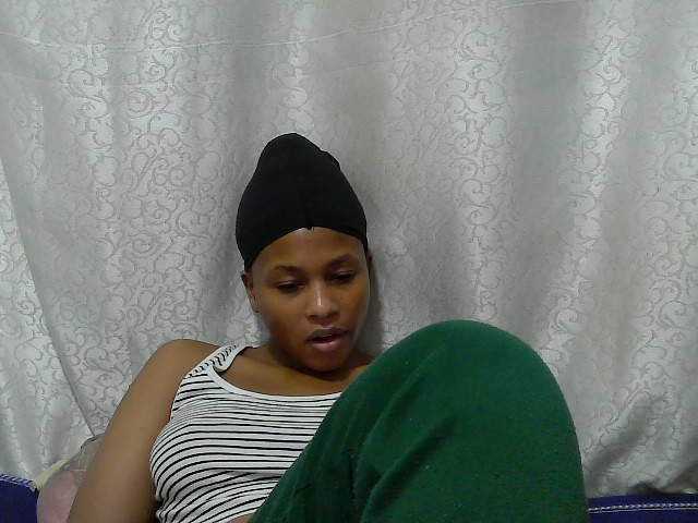 Caroldoly live cam on BongaCams