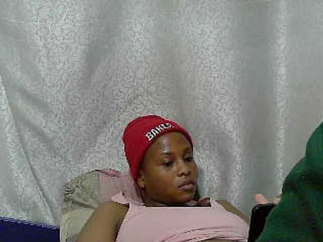 Caroldoly live cam on BongaCams