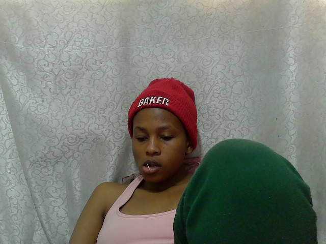 Caroldoly live cam on BongaCams