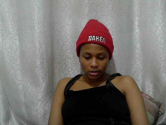 Caroldoly live cam on BongaCams