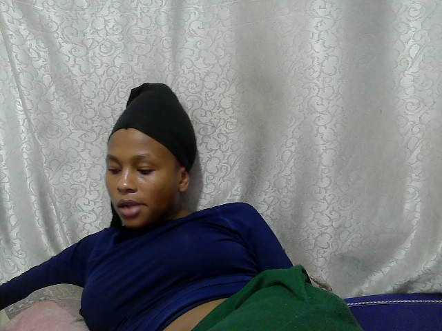 Caroldoly live cam on BongaCams