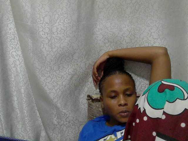 Caroldoly live cam on BongaCams