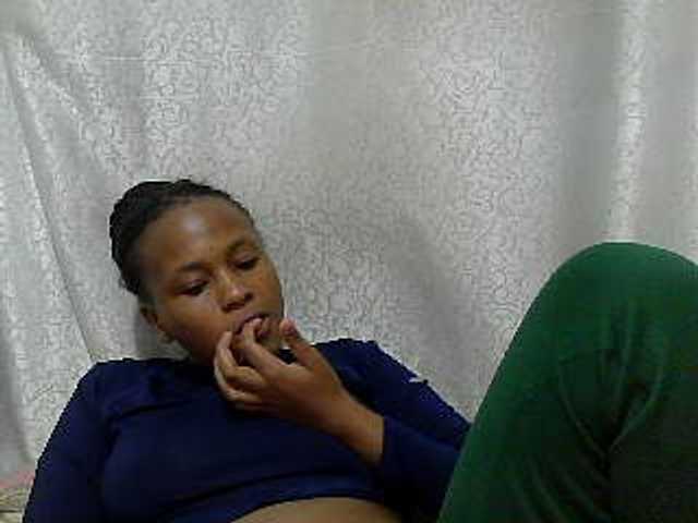 Caroldoly live cam on BongaCams