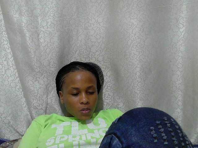 Caroldoly live cam on BongaCams