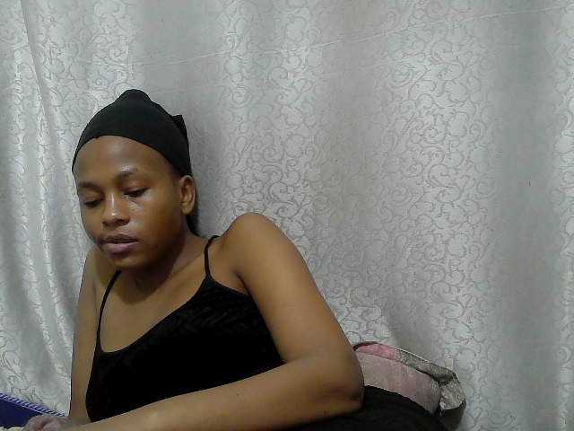 Caroldoly live cam on BongaCams