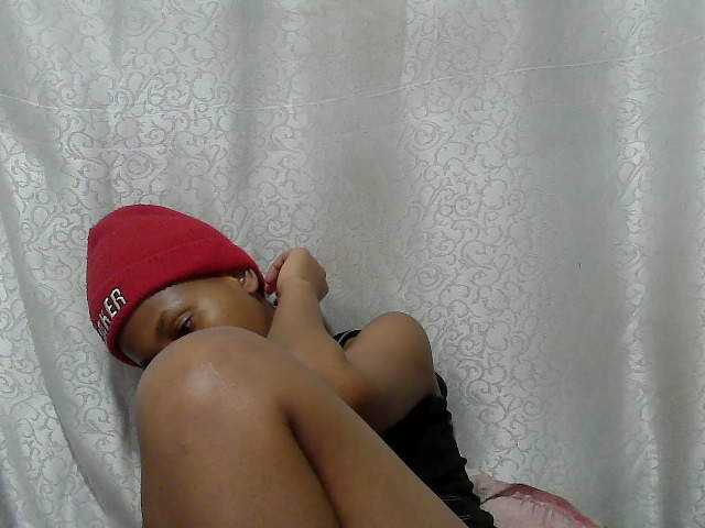 Caroldoly live cam on BongaCams
