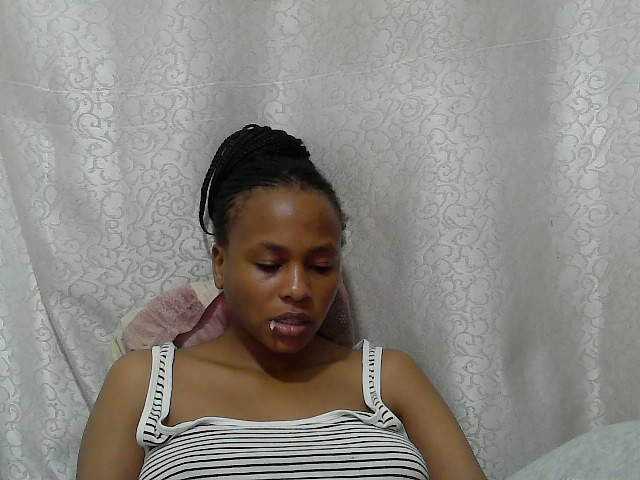 Caroldoly live cam on BongaCams