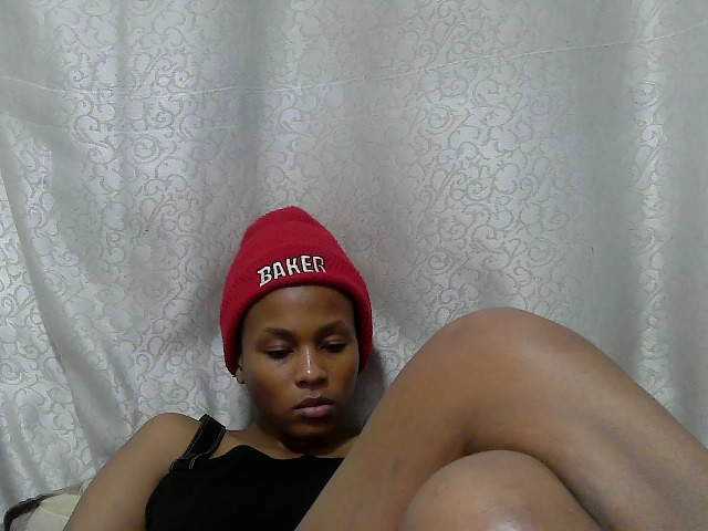 Caroldoly live cam on BongaCams