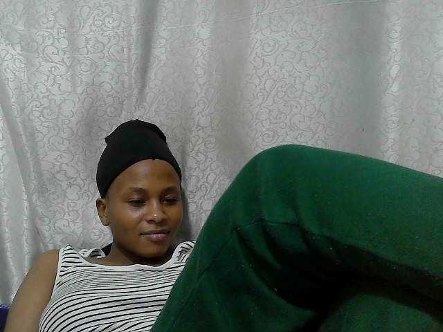 Caroldoly live cam on BongaCams