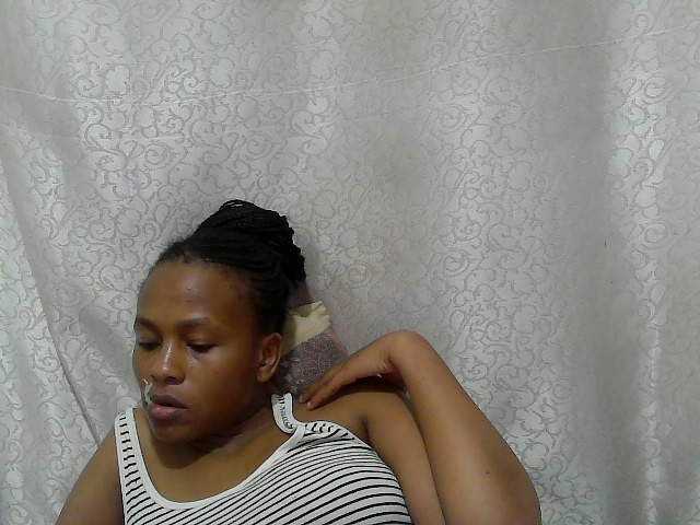Caroldoly live cam on BongaCams