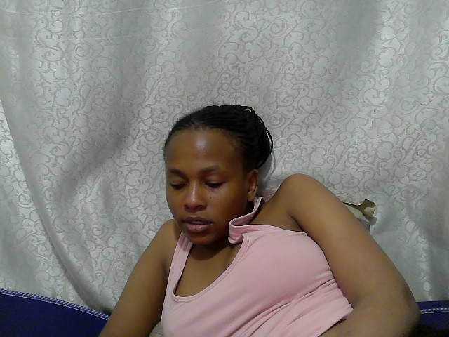 Caroldoly live cam on BongaCams