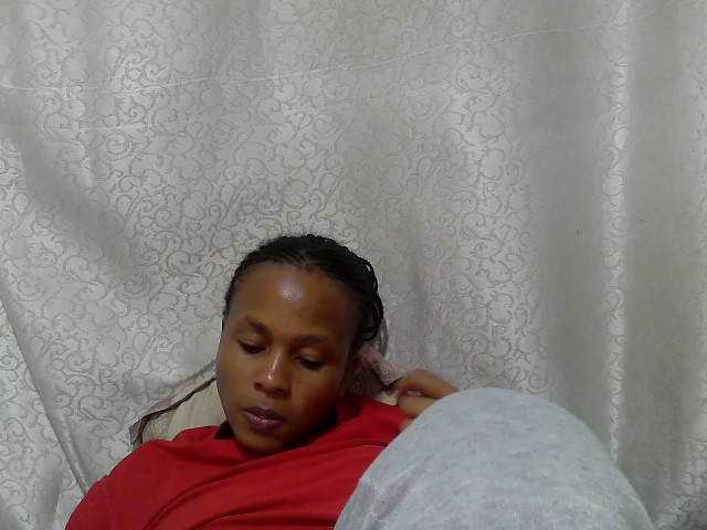 Caroldoly live cam on BongaCams