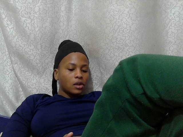 Caroldoly live cam on BongaCams