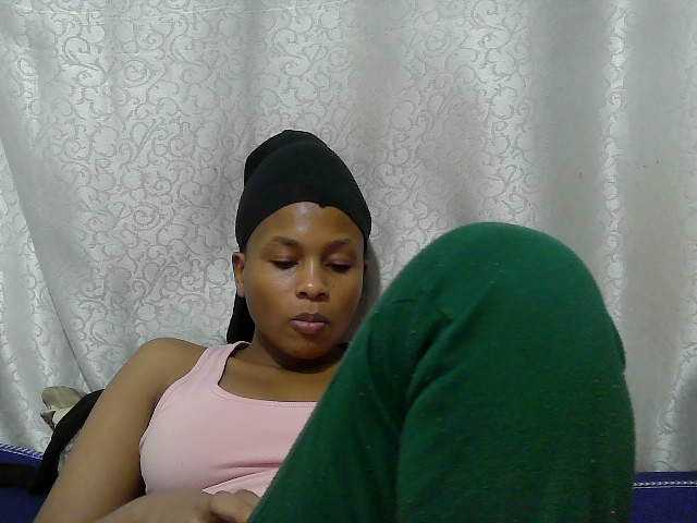 Caroldoly live cam on BongaCams