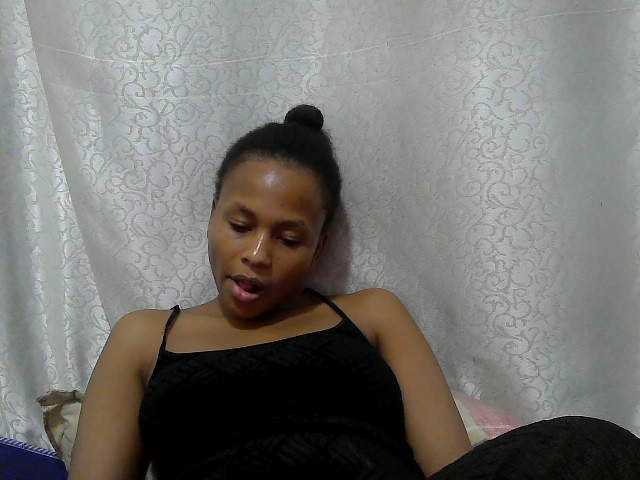 Caroldoly live cam on BongaCams