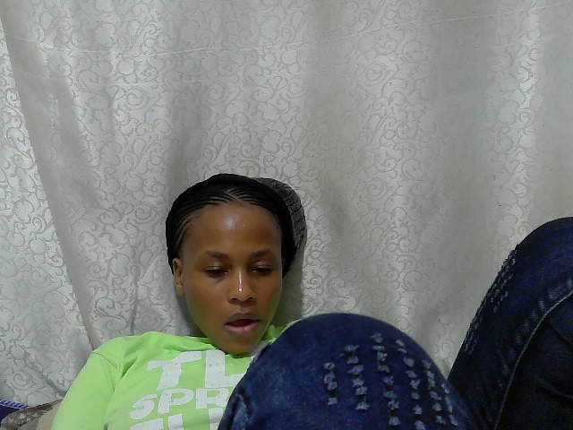 Caroldoly live cam on BongaCams