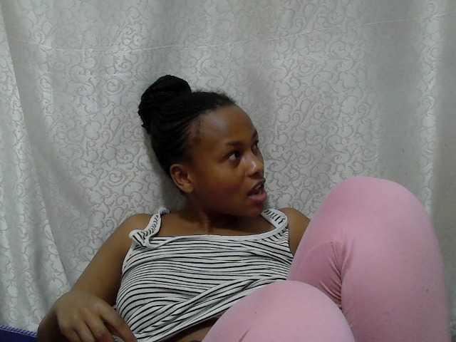 Caroldoly live cam on BongaCams