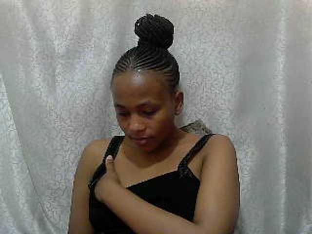 Caroldoly live cam on BongaCams