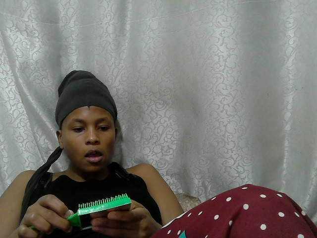 Caroldoly live cam on BongaCams
