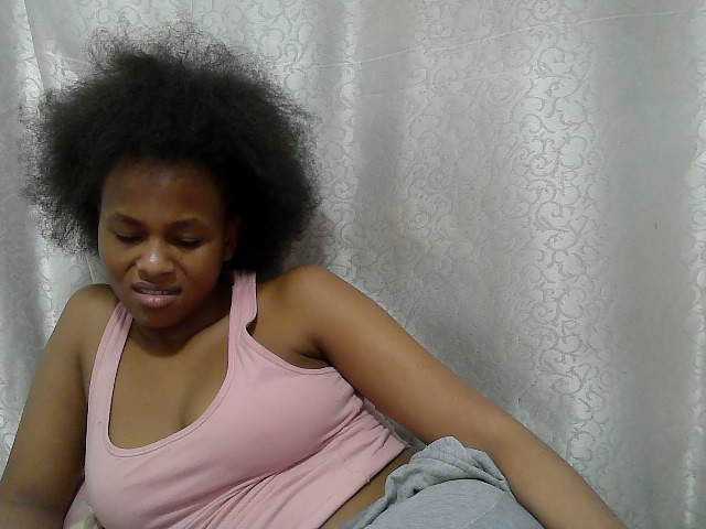 Caroldoly live cam on BongaCams