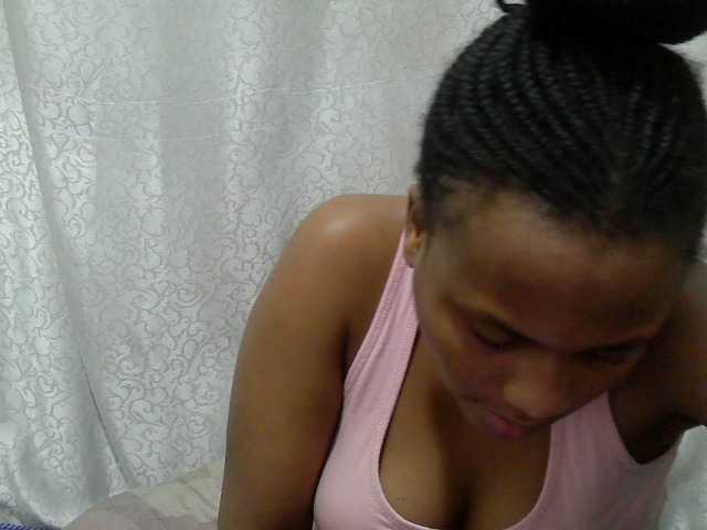 Caroldoly live cam on BongaCams