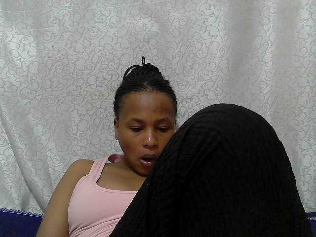 Caroldoly live cam on BongaCams