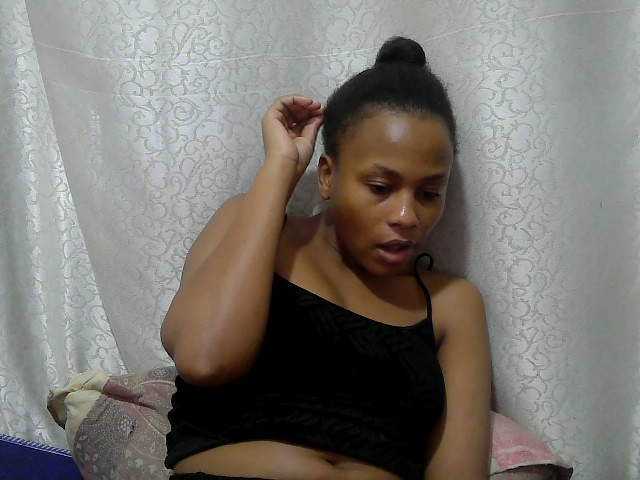 Caroldoly live cam on BongaCams