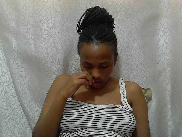 Caroldoly live cam on BongaCams