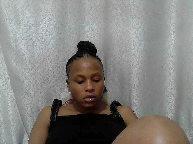 Caroldoly live cam on BongaCams