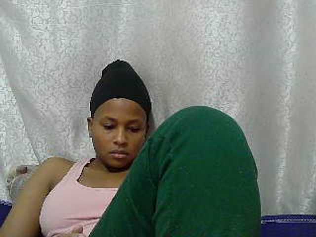 Caroldoly live cam on BongaCams