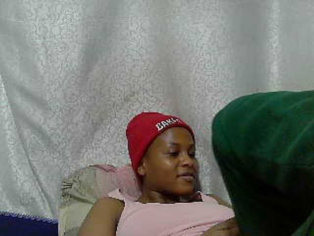 Caroldoly live cam on BongaCams