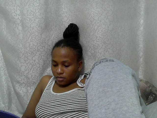 Caroldoly live cam on BongaCams