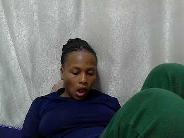 Caroldoly live cam on BongaCams