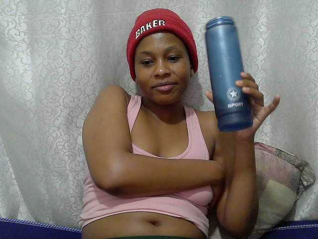 Caroldoly live cam on BongaCams