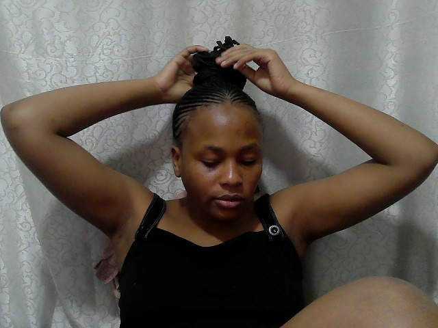 Caroldoly live cam on BongaCams