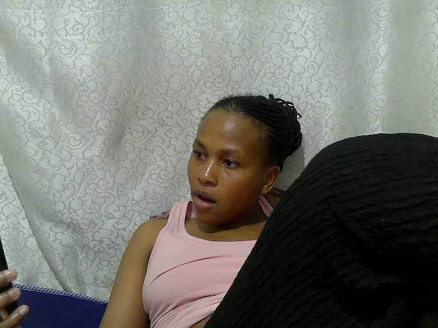 Caroldoly live cam on BongaCams