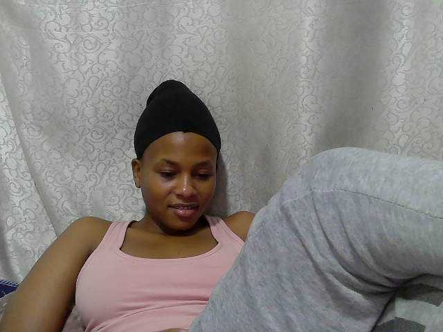 Caroldoly live cam on BongaCams