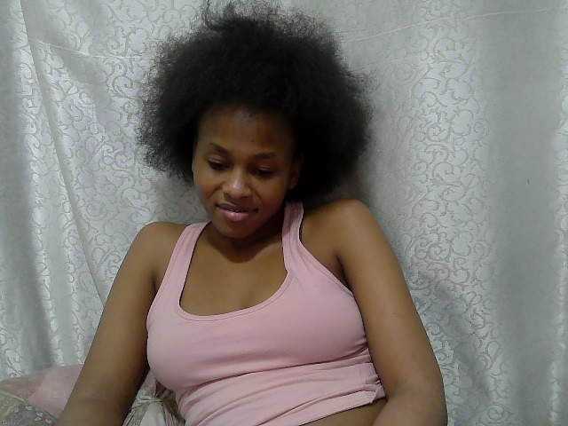 Caroldoly live cam on BongaCams