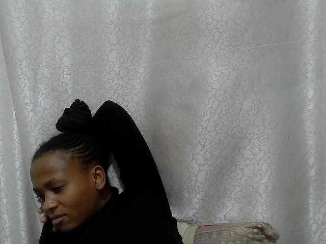 Caroldoly live cam on BongaCams