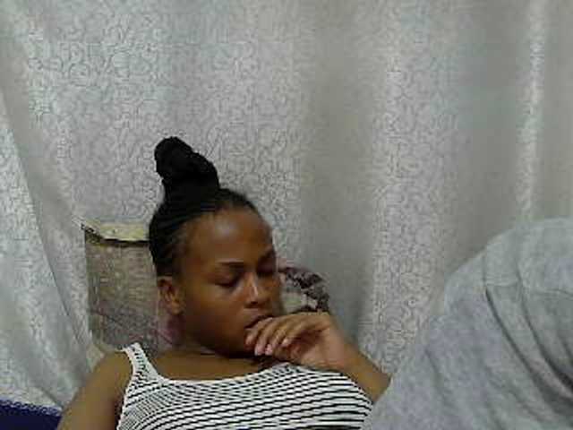 Caroldoly live cam on BongaCams