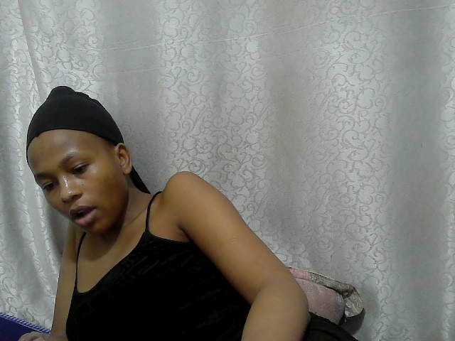 Caroldoly live cam on BongaCams