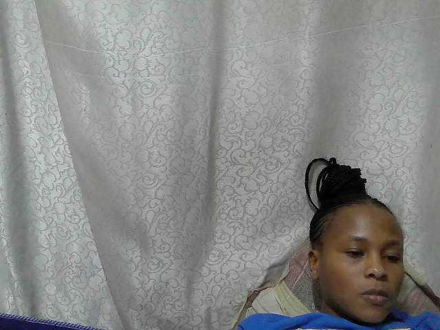 Caroldoly live cam on BongaCams