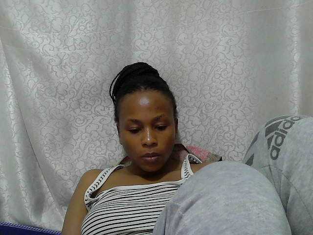 Caroldoly live cam on BongaCams