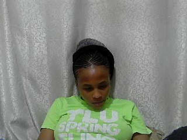 Caroldoly live cam on BongaCams