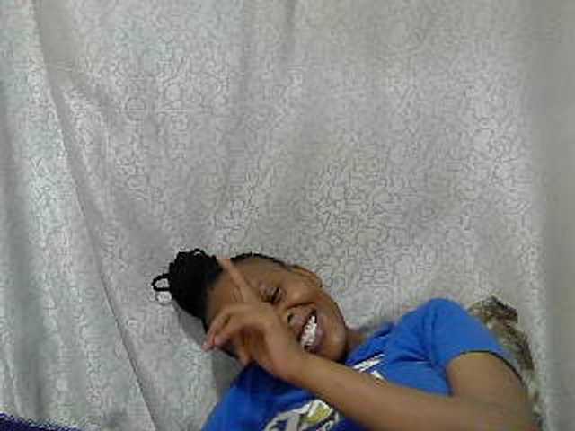 Caroldoly live webcam show